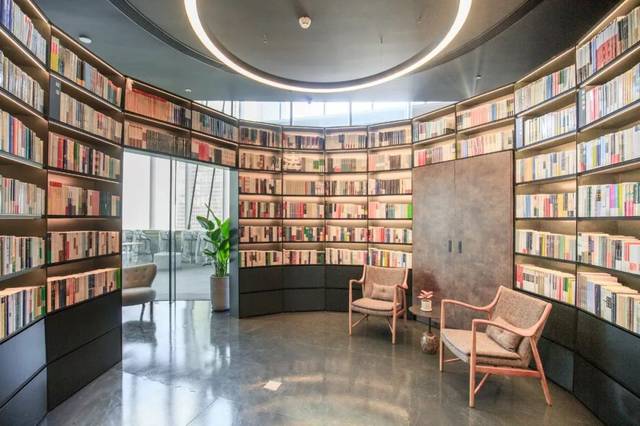 朵云書院閃耀上海之巔 239米高空，圖書出租新模式點亮城市文化燈塔